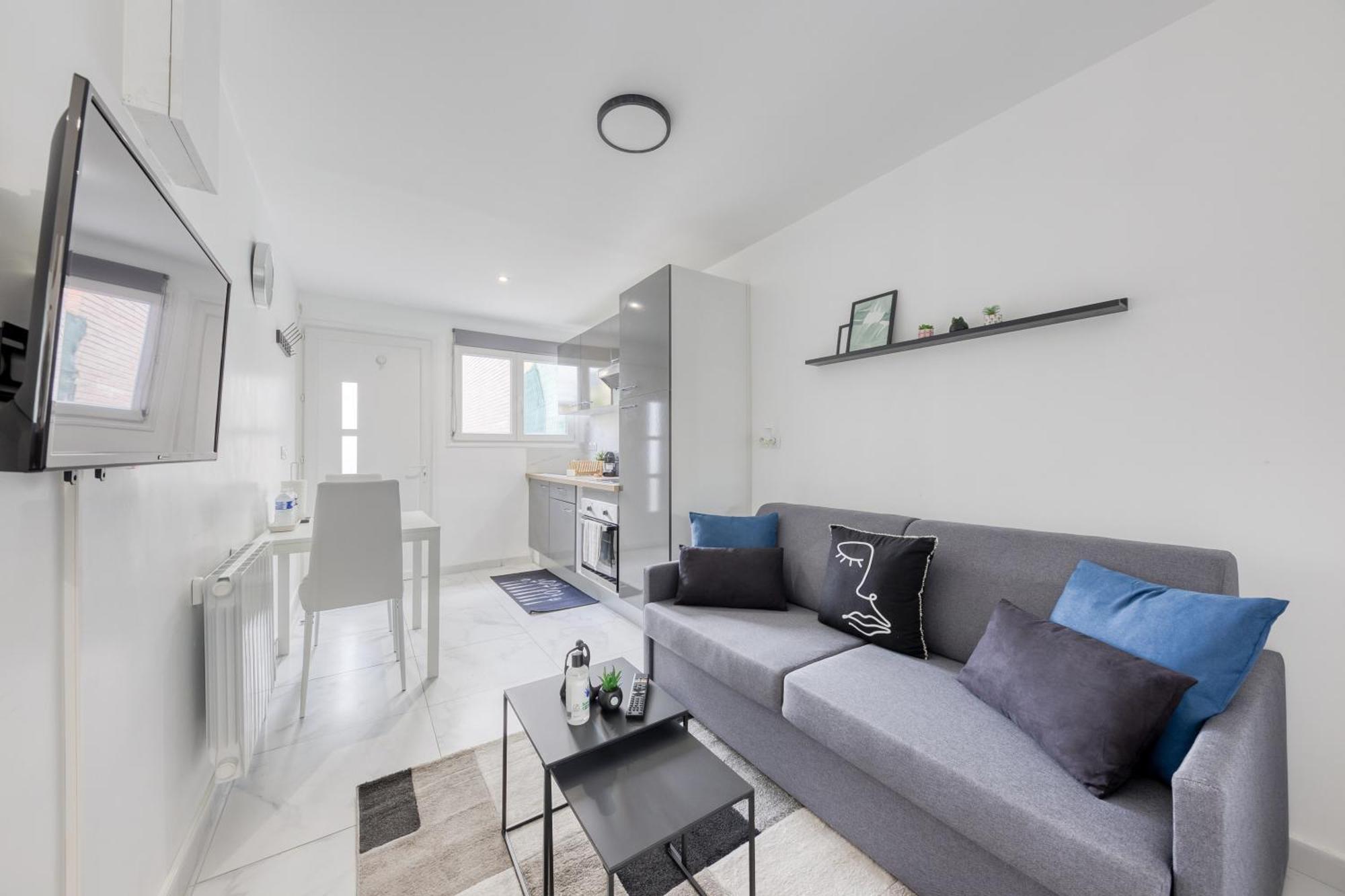 Appartement - 4 Personnes - Parking Prive - Metro 7 - Rer B ラ・クールヌーヴ エクステリア 写真