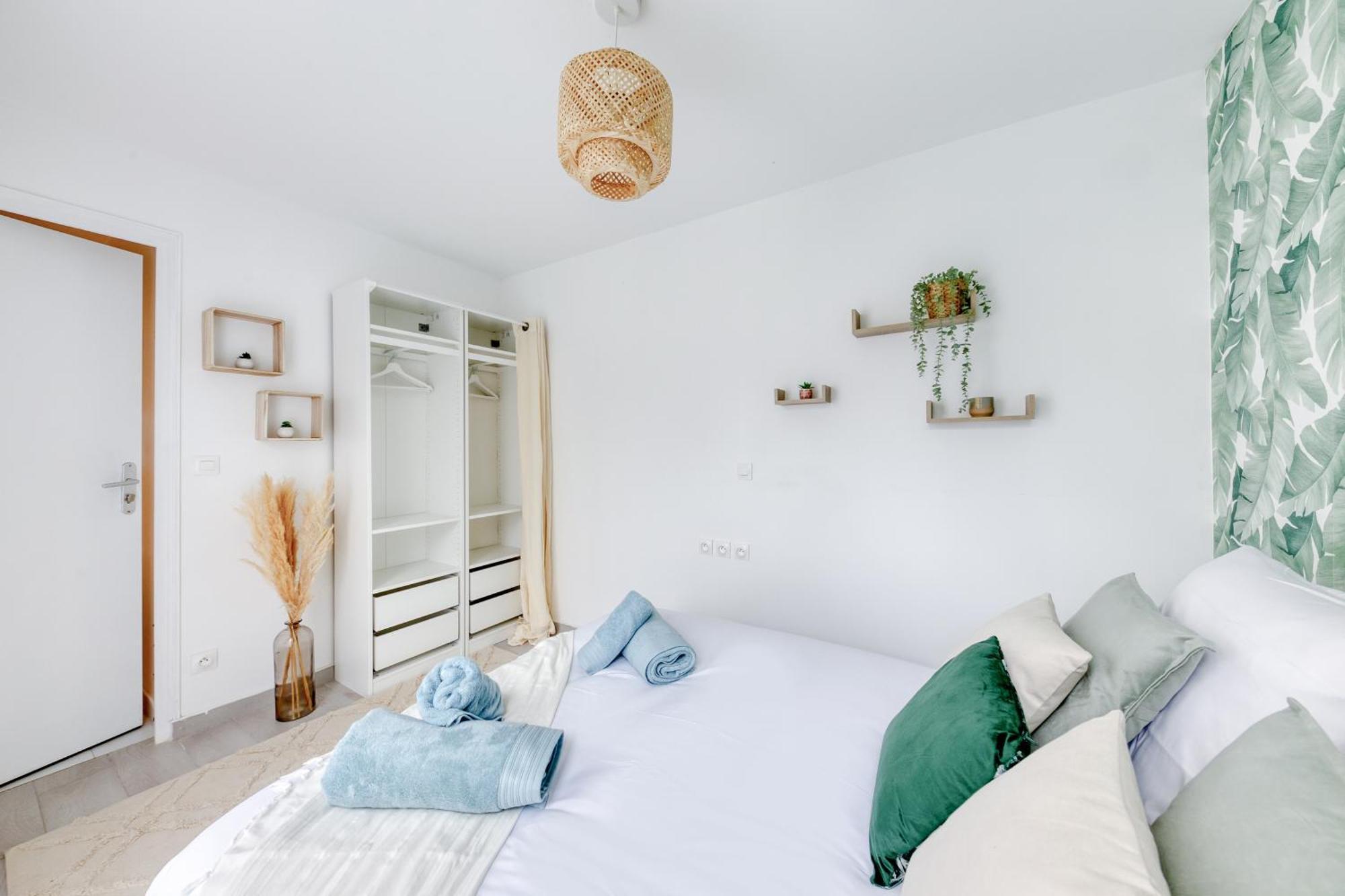 Appartement - 4 Personnes - Parking Prive - Metro 7 - Rer B ラ・クールヌーヴ エクステリア 写真