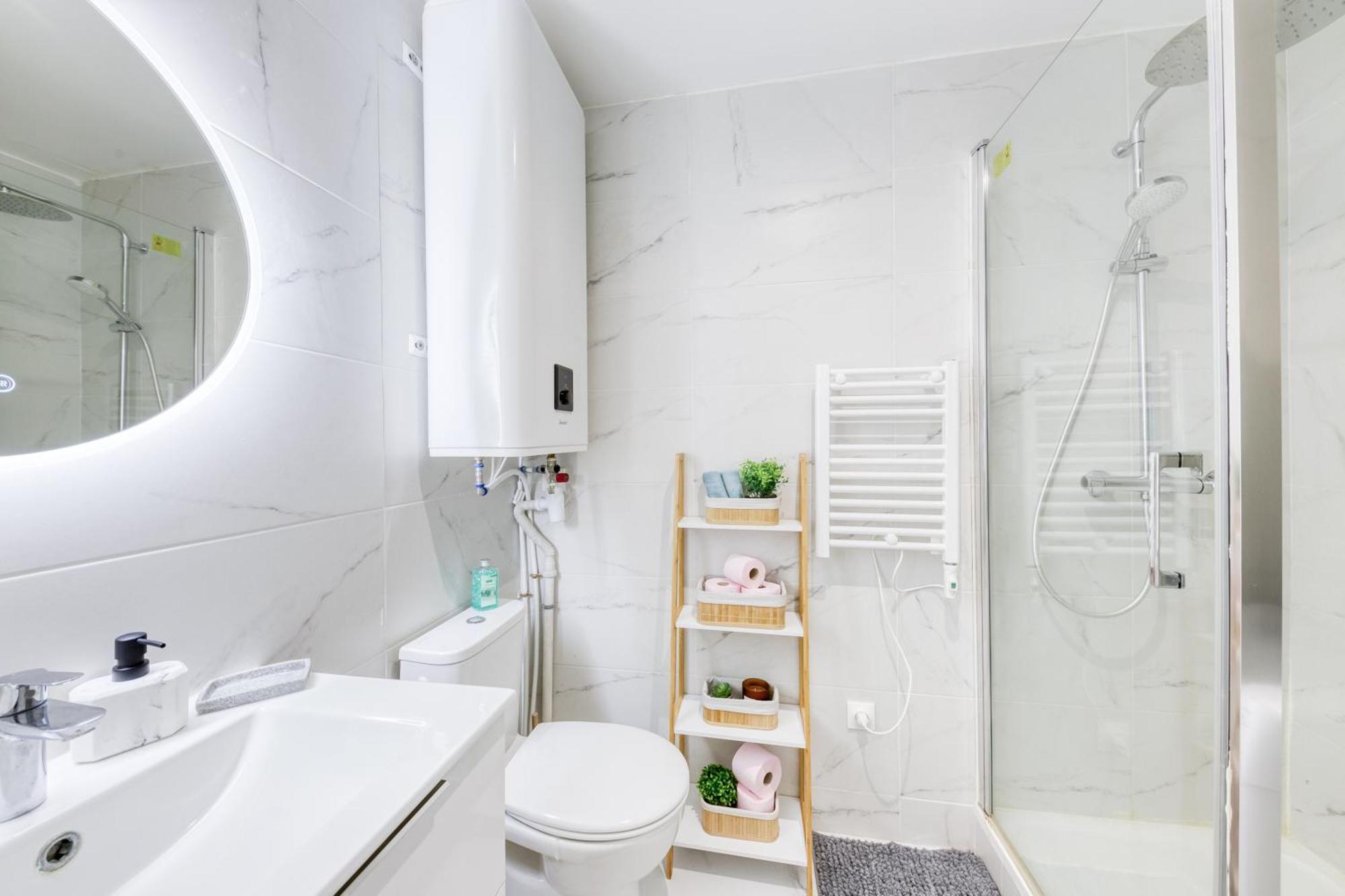 Appartement - 4 Personnes - Parking Prive - Metro 7 - Rer B ラ・クールヌーヴ エクステリア 写真
